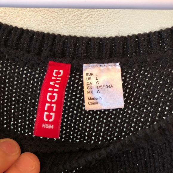 H&M red and black sweater - Picture 3 of 3